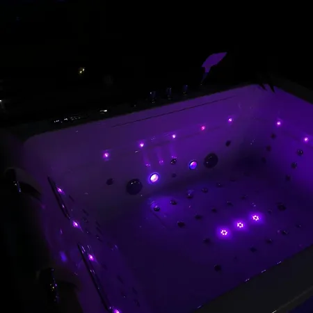 Avec Jacuzzi Et Jardin Apartmán *